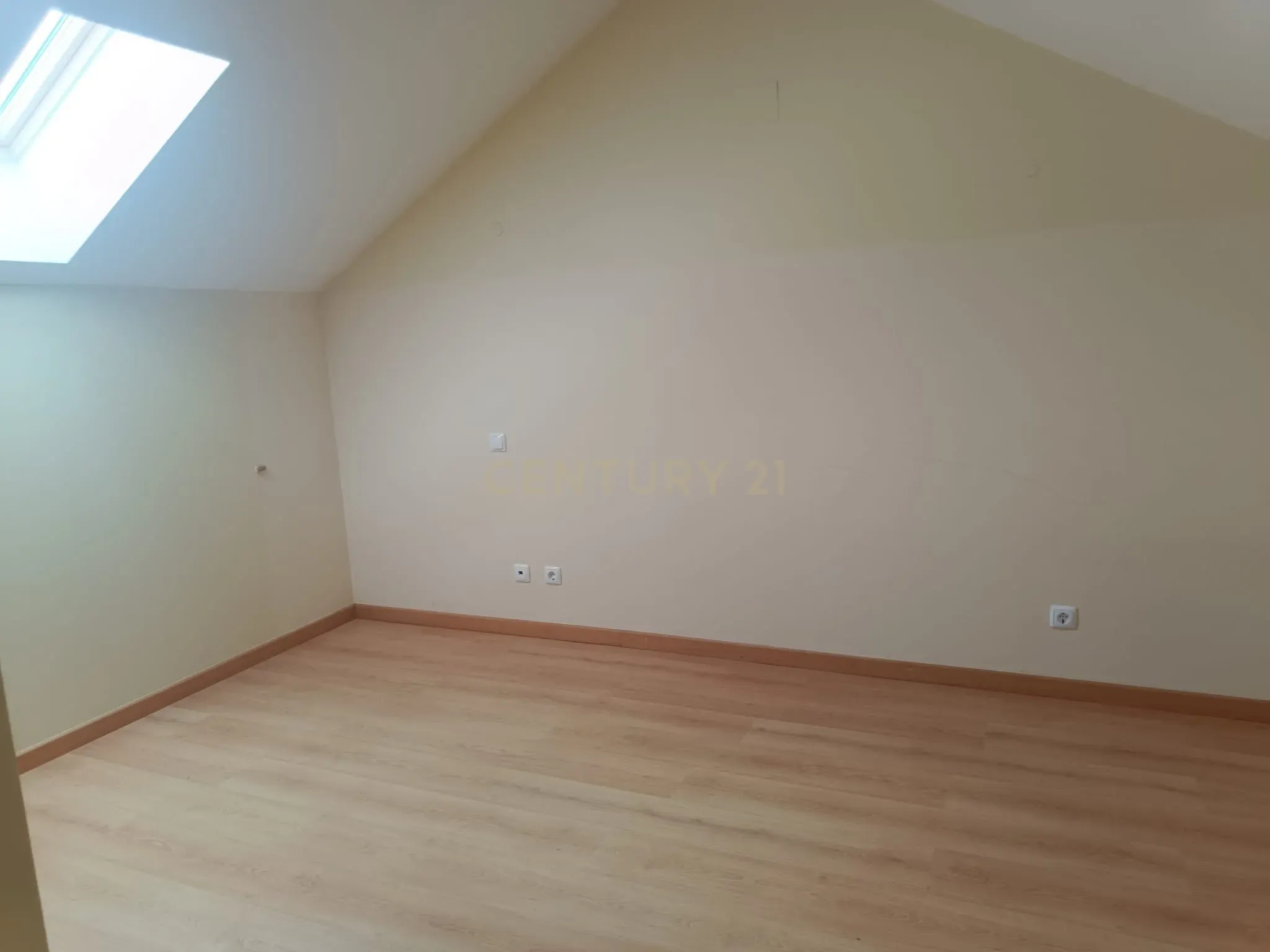 🏡 Apartamento Duplex T3/T4 na Ericeira – Vista Mar e Serra! 🌊⛰️ - Image 16